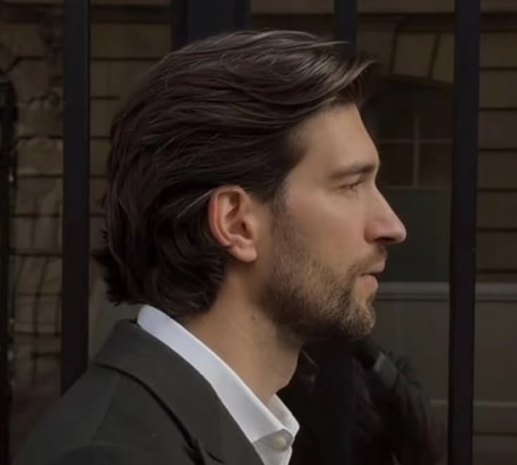 Mid-length flow cut with natural finish